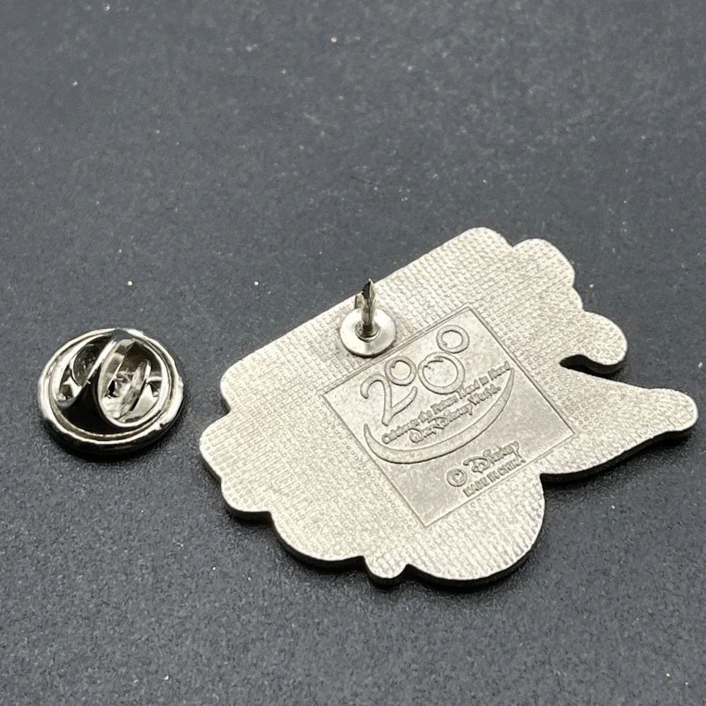 Walt Disney World 2000‎ Celebrate The Future Hand In Hand Lapel Hat Pin